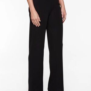 Mistook Wide Leg Knit Pant, Black size M. in mint condition.
